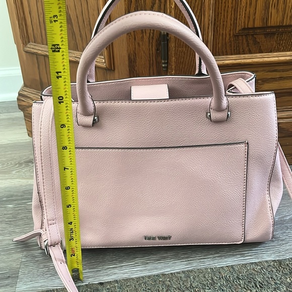 Light pink Nine West pocket book. - Picture 7 of 9